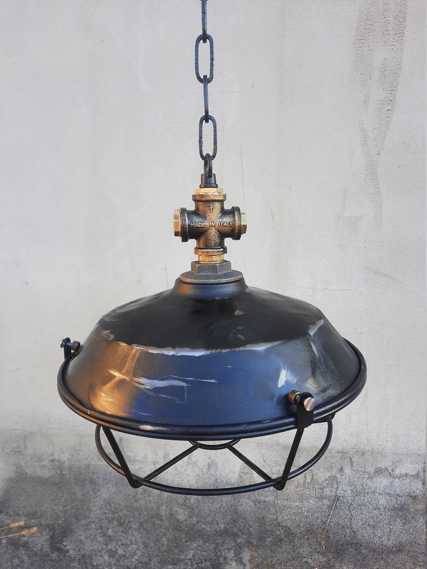 Industrial pendant lamp.Ceiling rustic chandelier