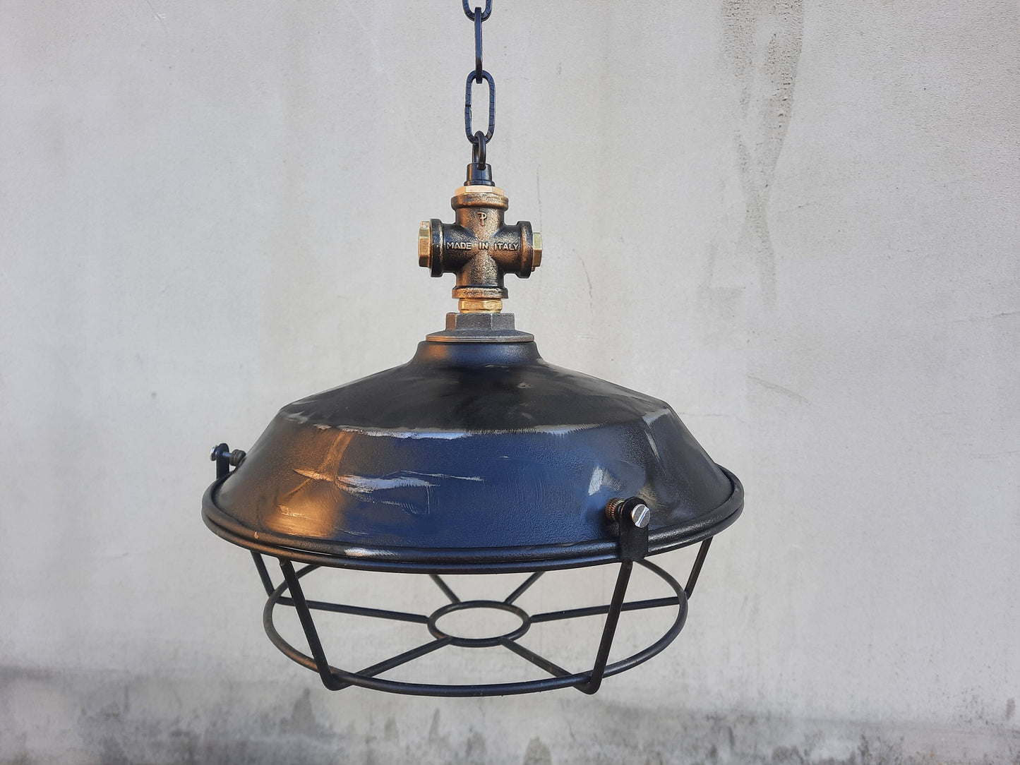 Industrial pendant lamp.Ceiling rustic chandelier