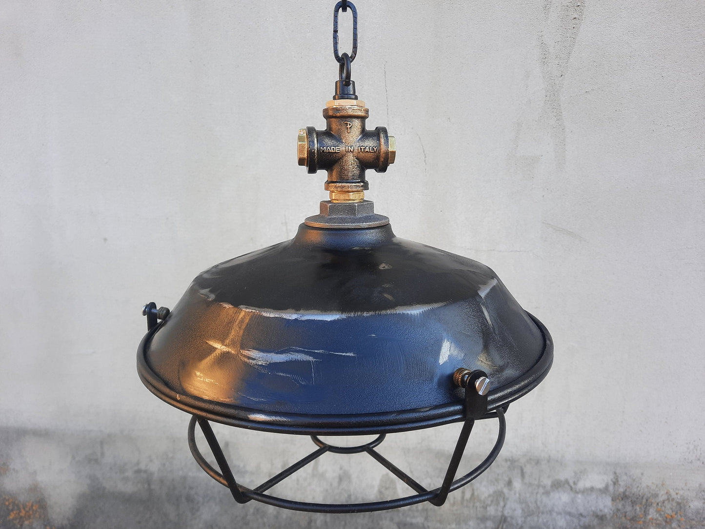 Industrial pendant lamp.Ceiling rustic chandelier