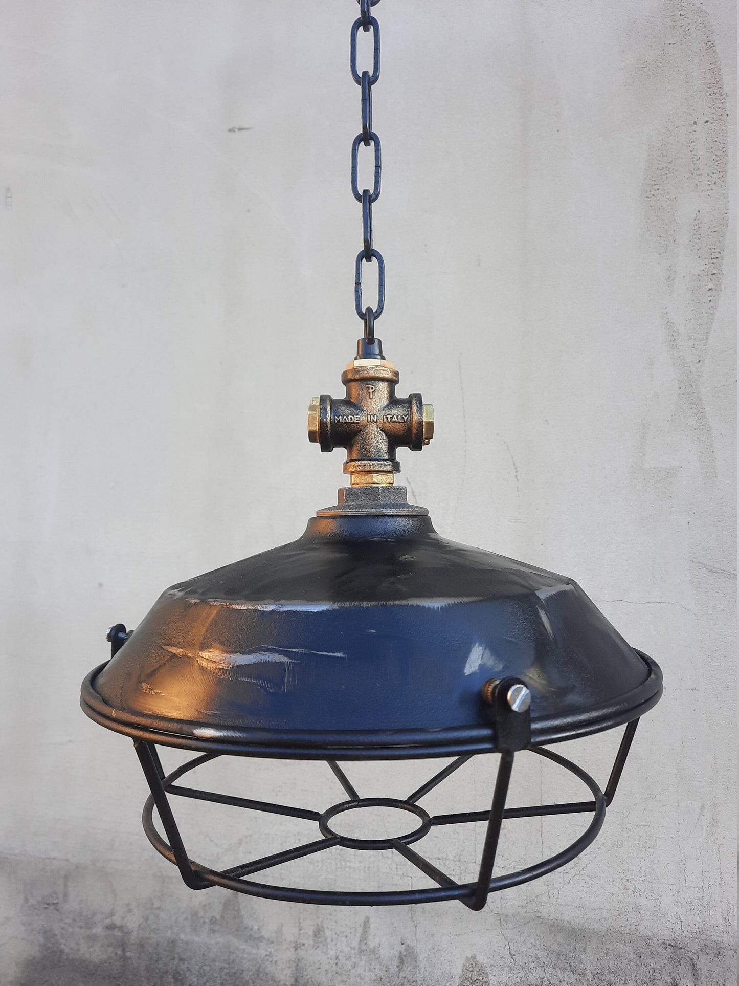 Industrial pendant lamp.Ceiling rustic chandelier