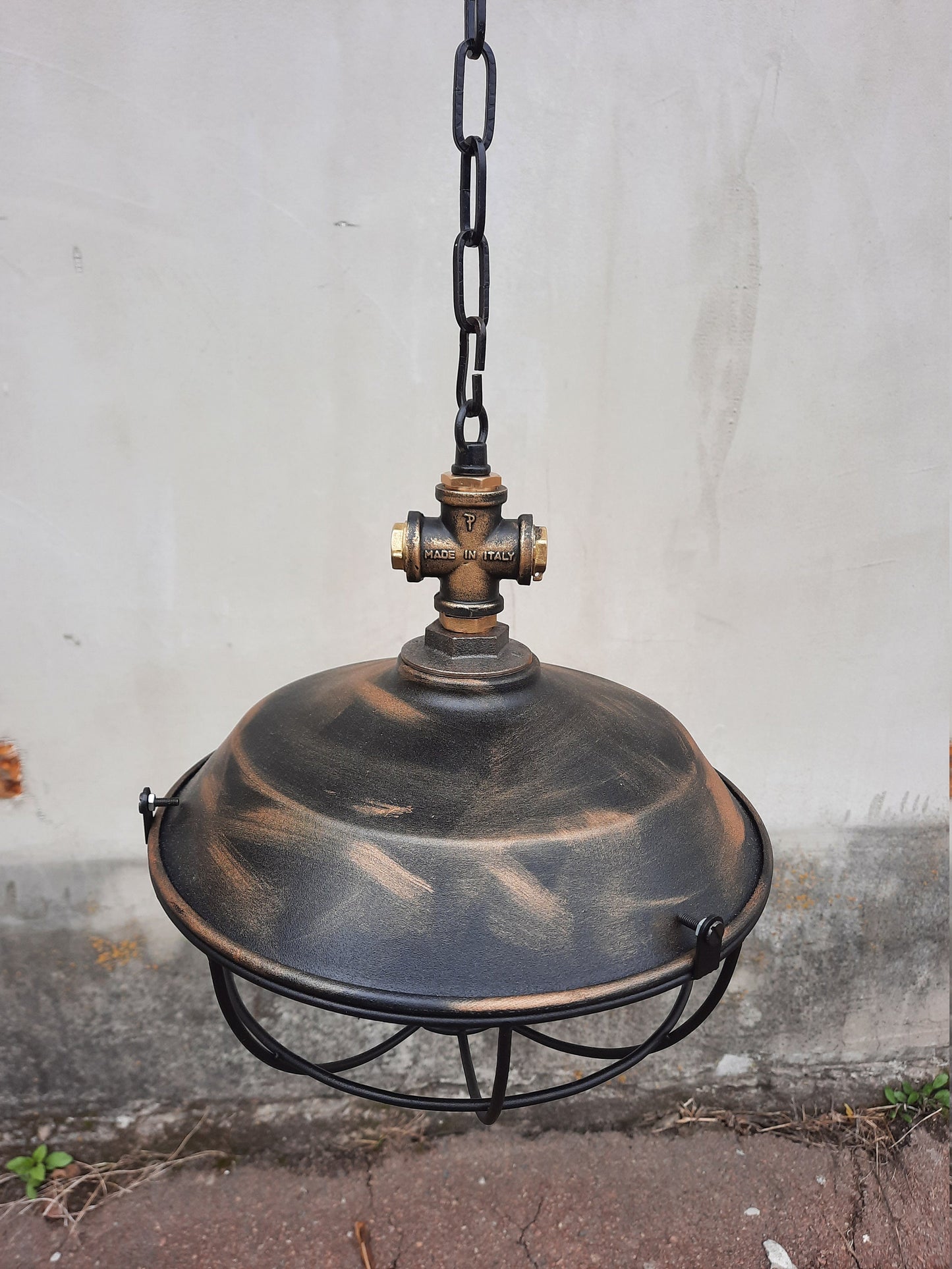 Industrial pendant chandelier. Ceiling rustic lighting for a country house.Farmhouse lights.